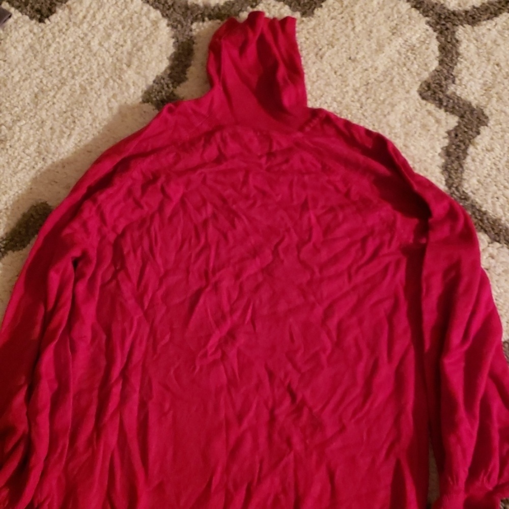 Women's turtle neck shirt